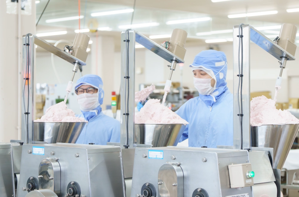 工場での製造の様子